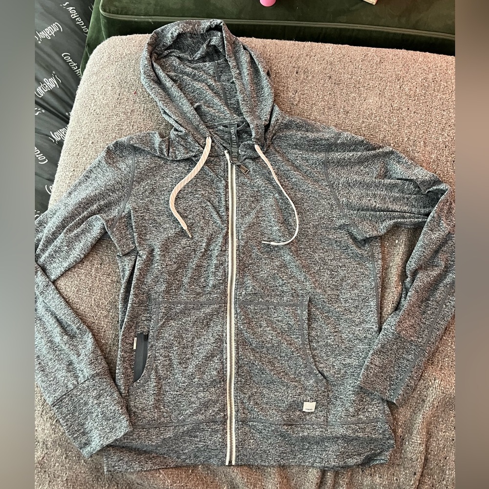 Women’s Vuori Performance Hoodie Size Large